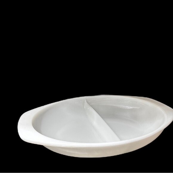 Vintage Pyrex Oval Divided Casserole‎ Dish - Picture 2 of 16